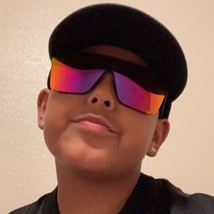 Meet your Posher, Eric